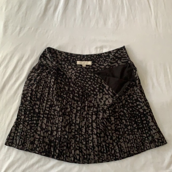 Ann Taylor Loft Black Animal Print Pleated Skirt - Picture 4 of 8